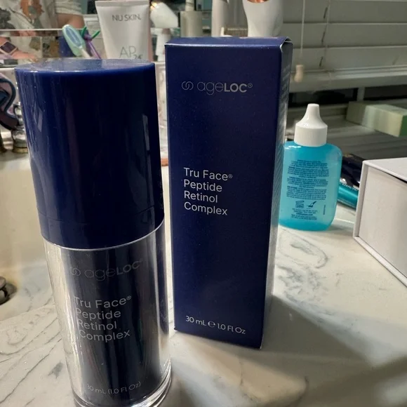 Tru Face Peptide Retinol Complex - Blue - Picture 2 of 9